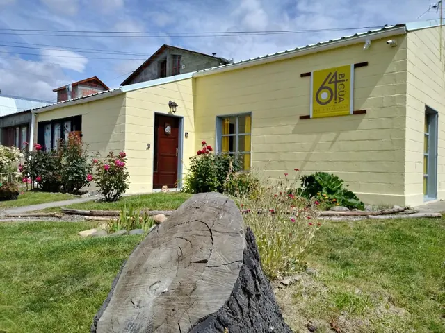 Fachada de Hostel House 64Bigüa en El Calafate