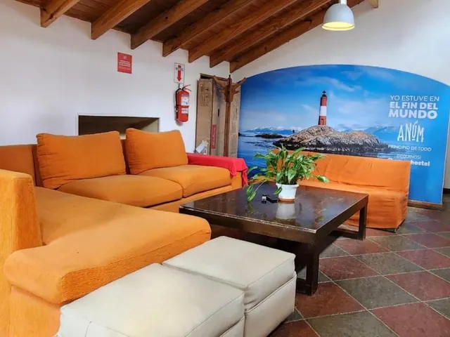 Sala común de Anum Hostel en Ushuaia