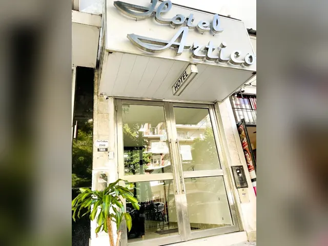Fachada de Hotel Artico en Mar del Plata