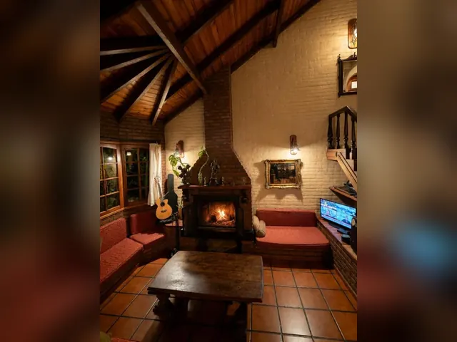 Sala común de Casa 45 en San Martín de los Andes