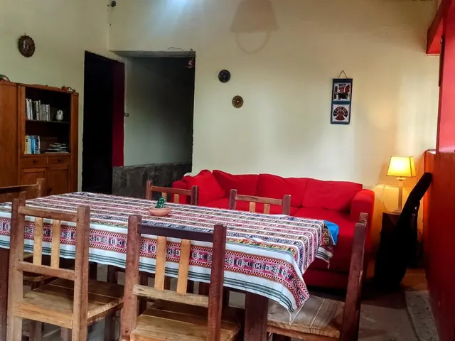 Sala común de Casa Colores en Quebrada de Humahuaca