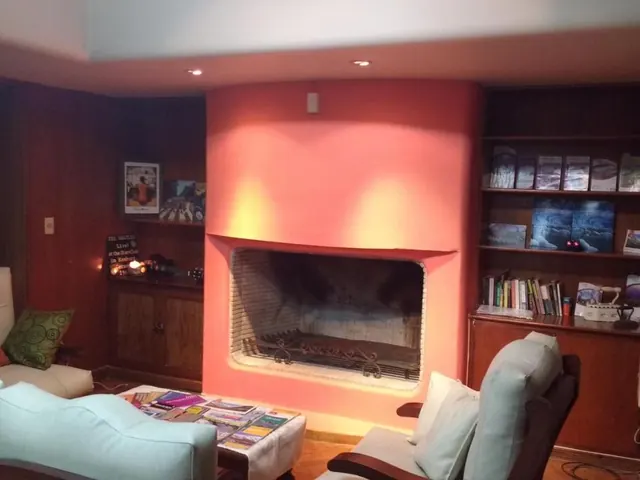 Sala común de Hostel de Los Artistas en Mendoza