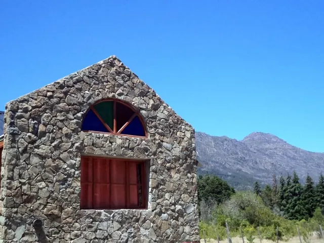 Exterior at El hostel secreto in El Bolsón
