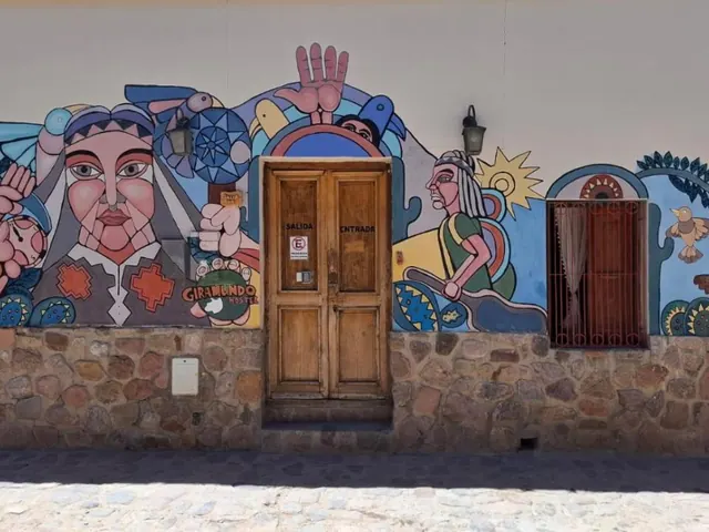 Fachada de Giramundo Hostel en Quebrada de Humahuaca