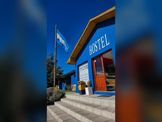 Fachada de Matices Hostel Terminal en El Calafate