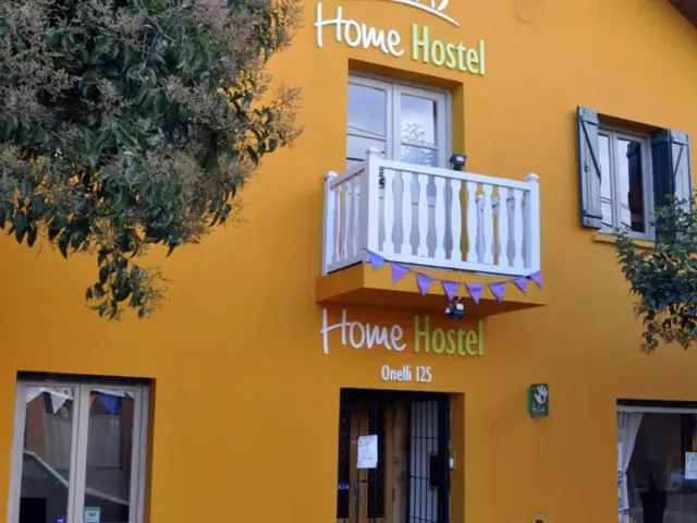 Fachada de HOPA-Home Patagonia Hostel en Bariloche