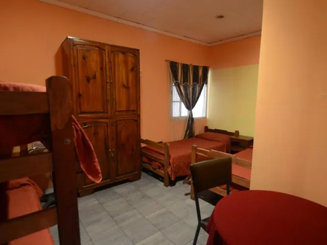 Dormitorio compartido de Hostal Namaste en Salta