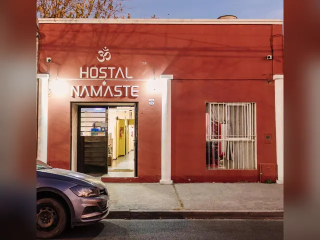 Fachada de Hostal Namaste en Salta