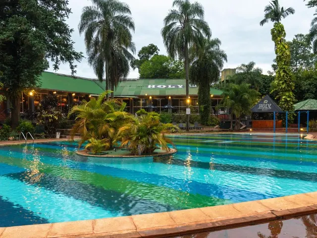 Pileta de Beer Hotel Iguazú en Puerto Iguazú