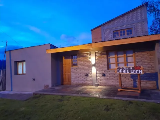 Fachada de HostelDraiggoch en Esquel y Trevelin