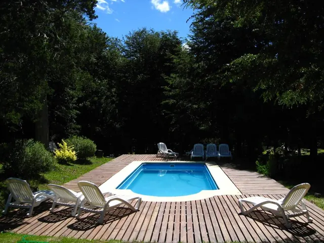 Piscina de Hosteria Pichi Rincon em Villa La Angostura