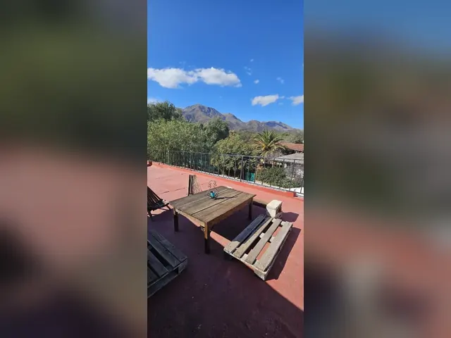 Terraza de Hunab Ku Hostel en Córdoba y Capilla del Monte