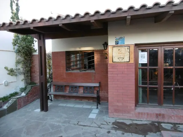 Entrada de Hostel La Casa de Tounens en Puerto Madryn