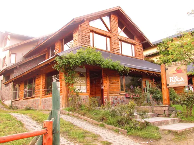 Fachada de La Roca de la Patagonia em Villa La Angostura
