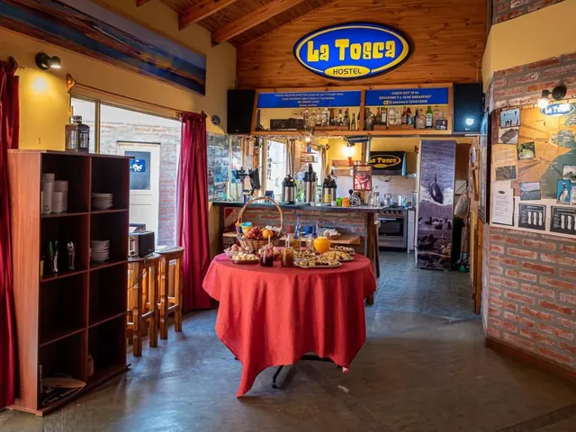 Comedor de La Tosca Hostel & Suites en Puerto Madryn
