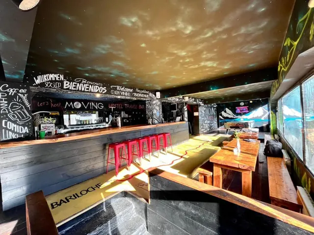 Bar de Moving Hostel Travel Bar en Bariloche