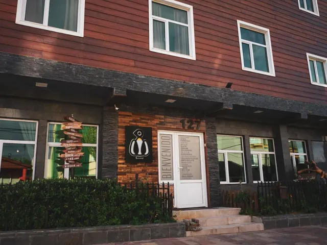 Fachada de Oshovia Hostel en Ushuaia