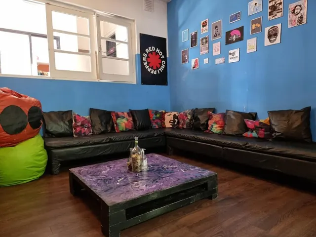 Sala común de Windmill Hostel en Mendoza