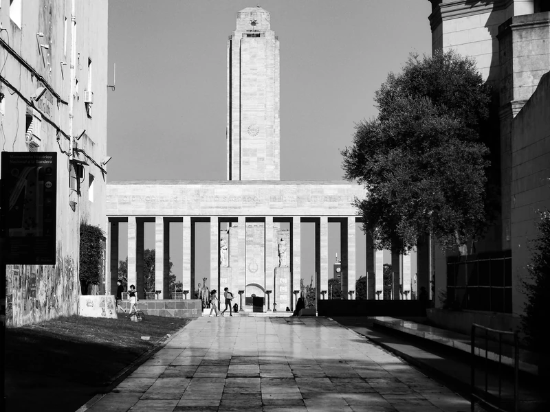 Monumento Nacional a la Bandera: torre y propileo