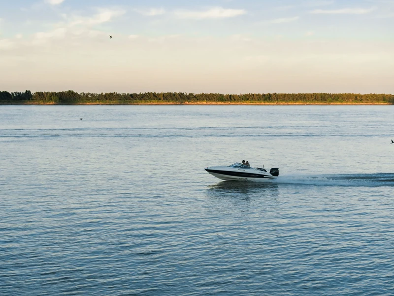 Río Paraná, con las islas de la otra orilla