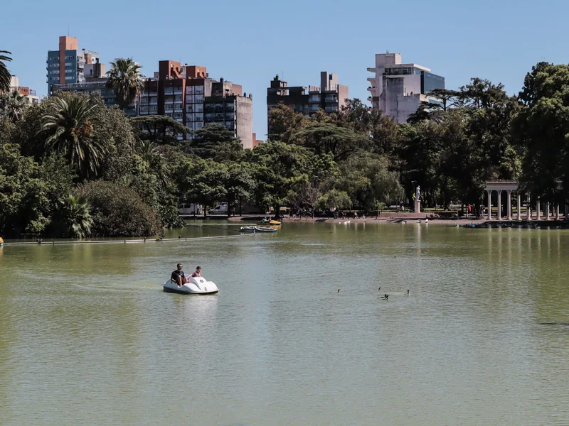 Lago del Parque de la Independencia